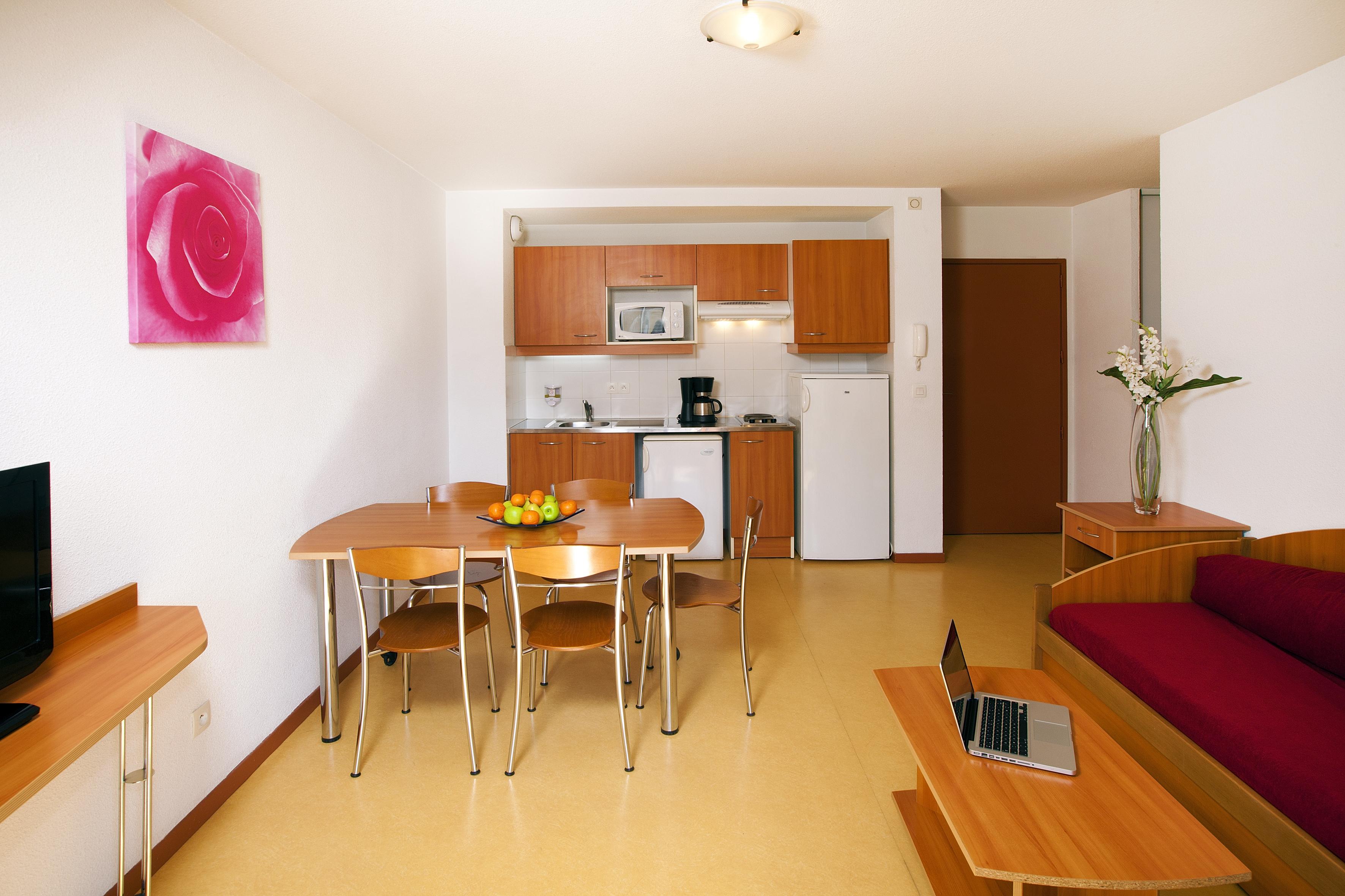Sejours & Affaires Geneve Saint Genis Aparthotel Exteriör bild